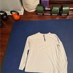 Vuori Men’s Medium Cream White Long Sleeve T-Shirt